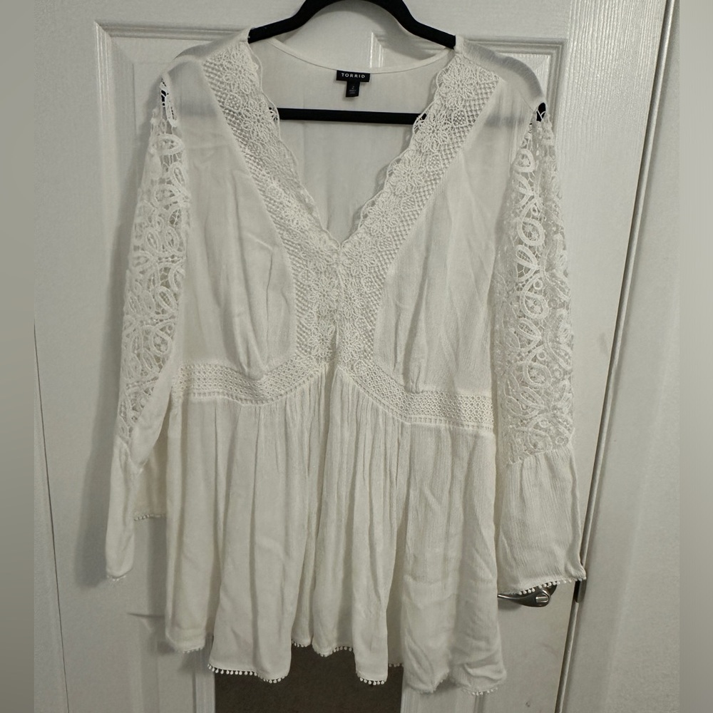 Torrid Size 2 White Blouse